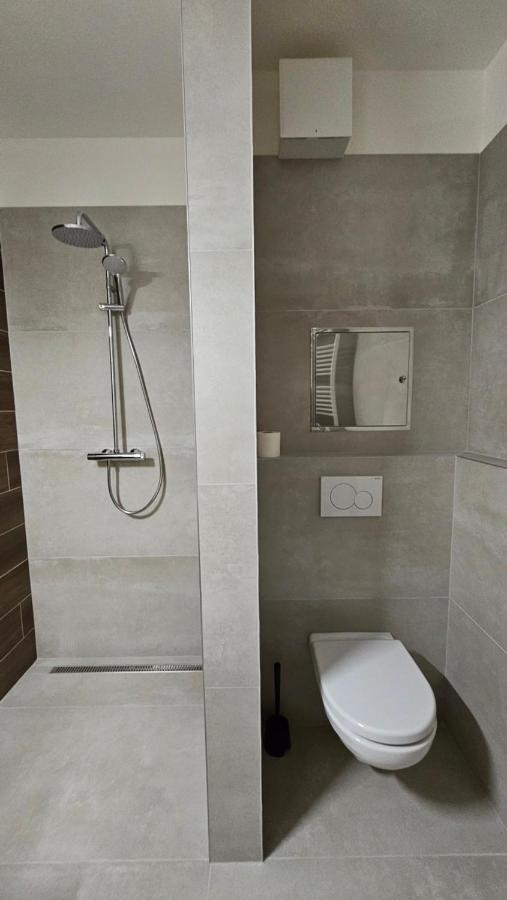 ברטיסלאבה 2 Room Apartment With Terrace, New Building, 413 מראה חיצוני תמונה