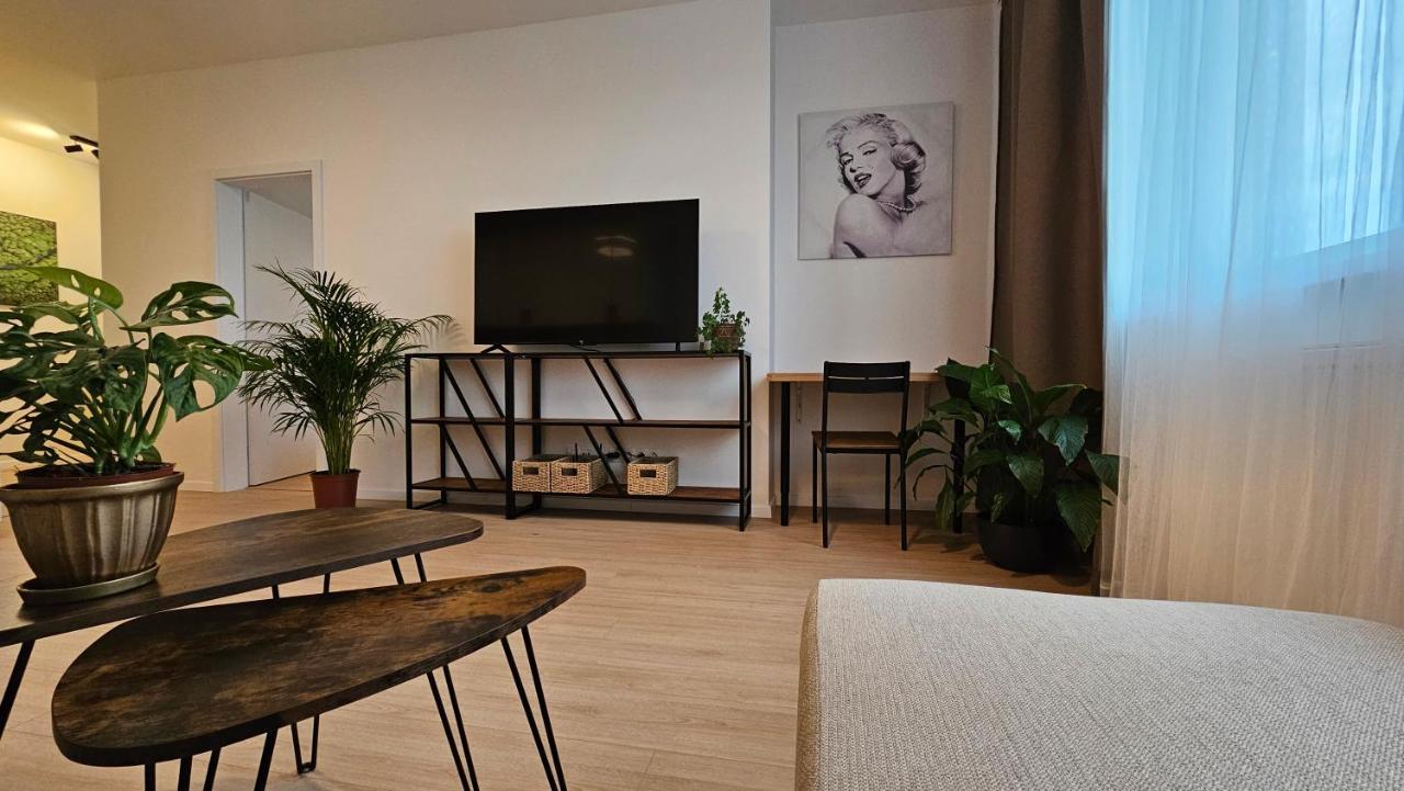 ברטיסלאבה 2 Room Apartment With Terrace, New Building, 413 מראה חיצוני תמונה