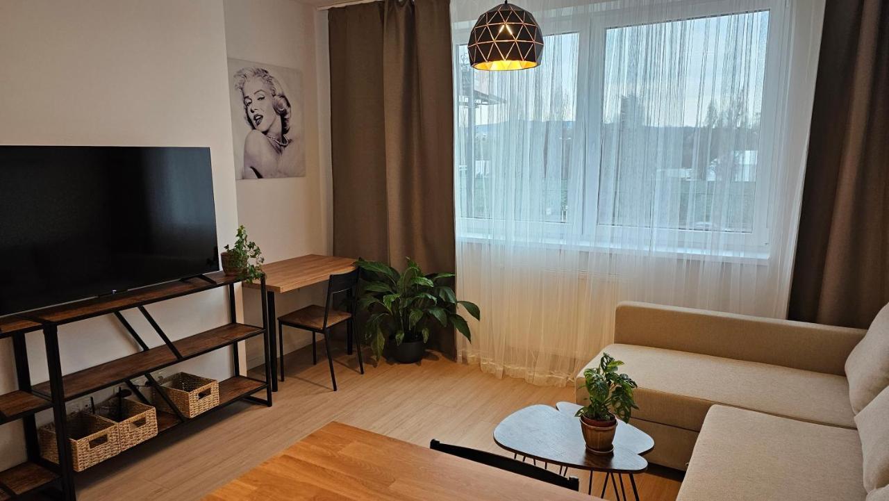 ברטיסלאבה 2 Room Apartment With Terrace, New Building, 413 מראה חיצוני תמונה