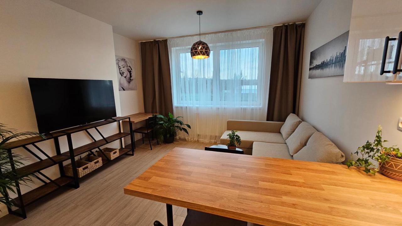 ברטיסלאבה 2 Room Apartment With Terrace, New Building, 413 מראה חיצוני תמונה